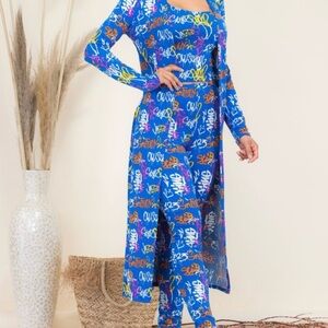 Colorful Graffiti Print 3pc Duster, Top with Leggings ( PLUS SIZE)
